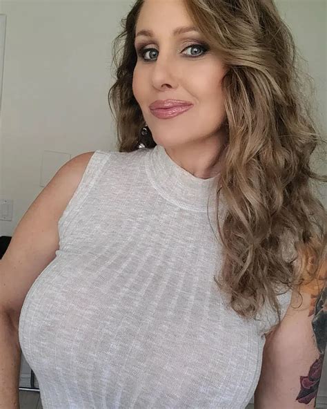 julia an porno|Julia Ann: Checkout Free Milf Porn Here 